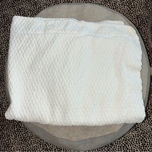 Matouk Standard quilted pillow sham White Heavy Weight Cotton EUC